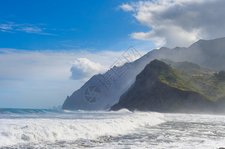 美丽的马德拉海滨风景图片