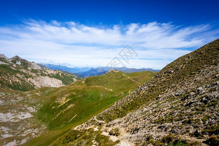 法国阿尔卑斯山普拉洛格南拉瓦努瓦兹山脉景观和莫奈山口法国阿尔卑斯山pralognanlavanoise的山地景观和莫奈山口图片