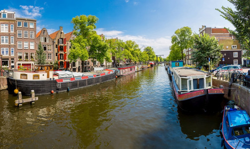 以阿姆斯特丹为基地的运河和桥梁图片