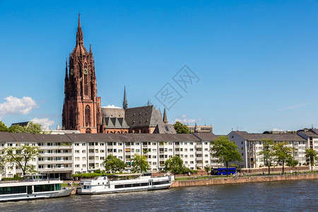 圣洁的cathrine教堂位于franut夏季日落的德国图片
