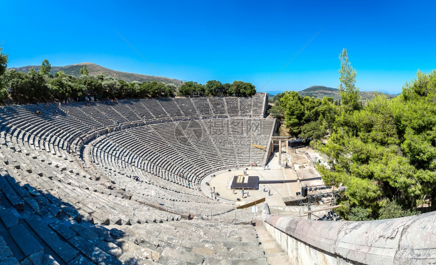 古剧场埃皮达鲁斯阿戈利达希腊在一个夏天的一天图片