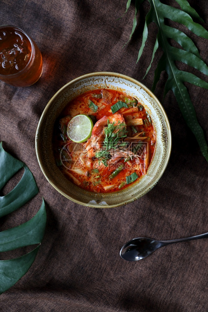 传统食物辣虾汤图片