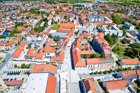 Cakovec镇市中心空观察北部croati的Medjmure地区图片