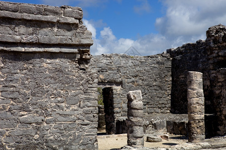 古老的玛雅城市郁亚乌卡坦墨西哥的废墟图片
