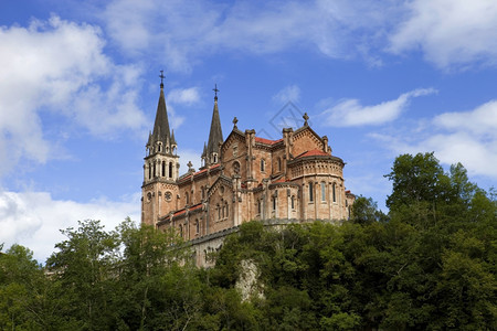 古老的科瓦东加大教堂位于西班牙的阿斯图里亚图片
