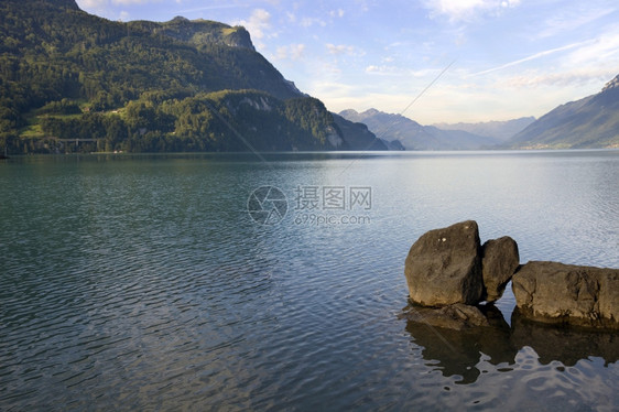 位于瑞士的brienz湖图片