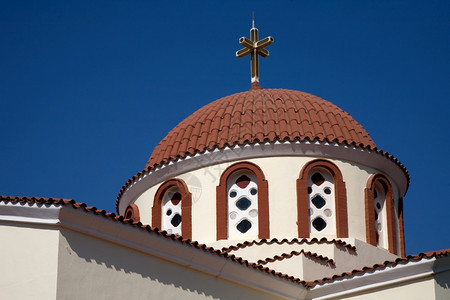 一座典型的教堂顶塞里特岛灰色的图片