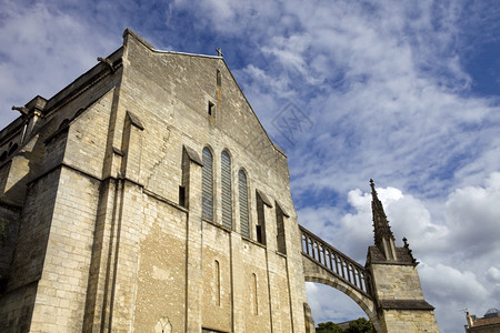 位于波塞亚法兰西的圣密克歇尔大教堂塔图片