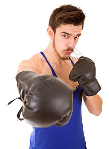 男人用黑色拳击手套打人孤立在白色背景上图片
