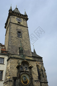 古老的时钟塔在老的普莱格镇图片