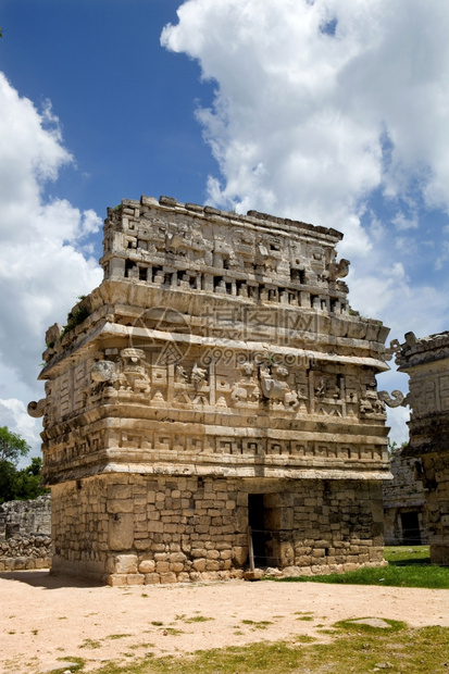 墨西哥尤卡坦奇琴伊察的古代玛雅神庙详图图片