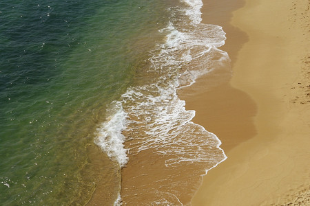 在Portugal以南的海滩上图片