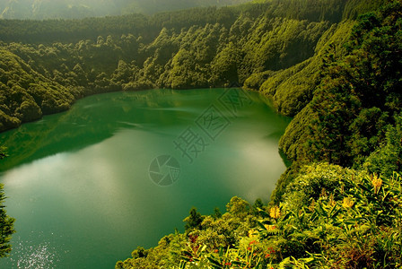 桑蒂阿戈湖山地位于各区葡萄牙岛的saomiguel岛位于cidaes地区图片