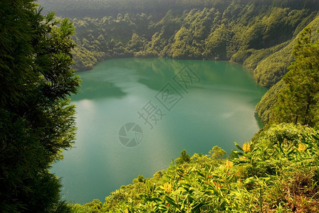 桑蒂阿戈湖山地位于各区葡萄牙岛的saomiguel岛位于cidaes地区图片