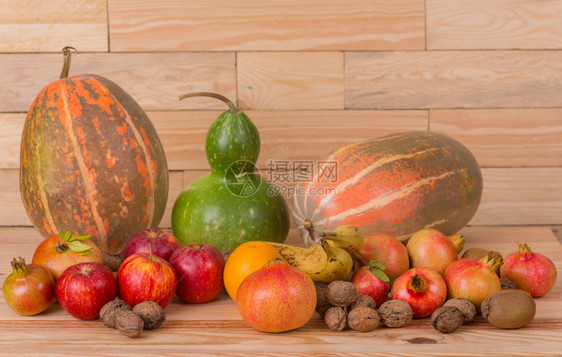 秋天自然水果概念图片