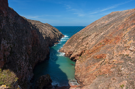 Berlnga岛PortugalBernga岛的悬崖和岩石图片