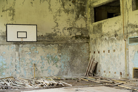 赫诺比尔禁区Pripyat废弃健身房图片