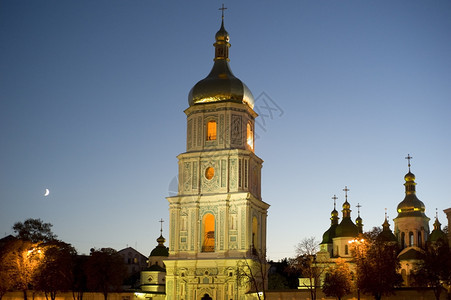 夜间圣索非亚大教堂乌克兰基辅图片