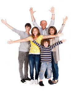 四口欢乐的家庭与年轻孩子孤立在白色背景图片
