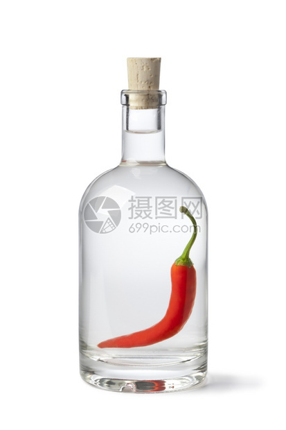 白色背景的辣椒醋瓶图片
