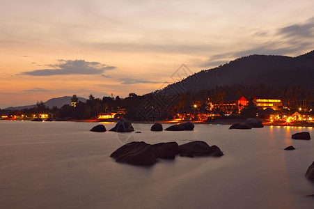 深夜泰国高山水岛海滩景色图片