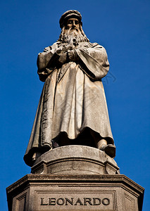 米兰拉诺莱昂纳多达芬奇著名雕像米拉诺皮耶斯卡广场图片