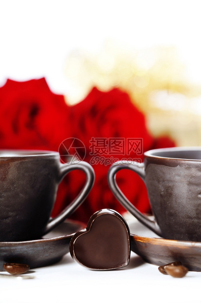 情人节的红玫瑰和咖啡图片