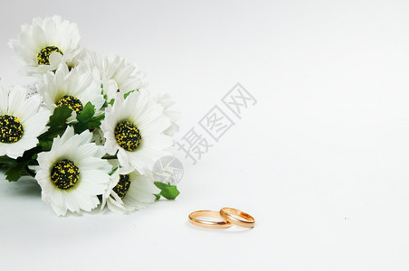 婚环和花团图片