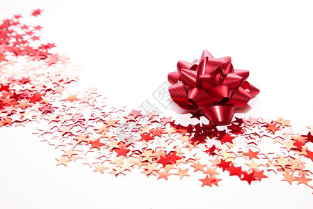 圣诞装饰品红丝带和白色的小星图片