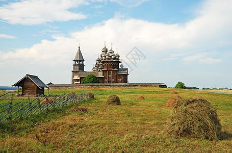 俄罗斯基济岛和的木灵教堂图片