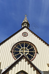 加拿大温哥华群岛最古老的教堂背景是蓝天图片