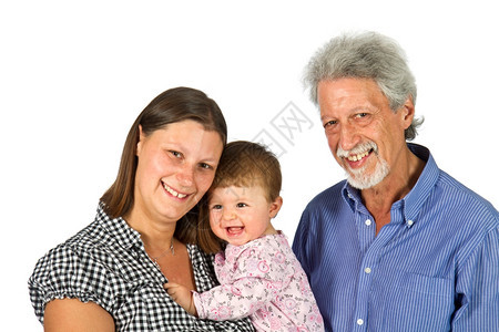 一个快乐家庭的肖像与祖父母亲和婴儿孤立在白色背景图片