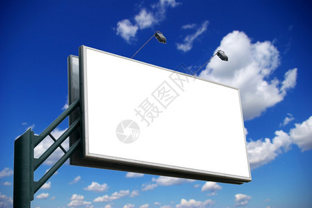 天空背景上的广告牌图片