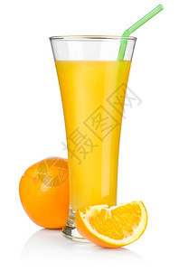 橙汁在一个玻璃杯中孤立在白色背景上图片