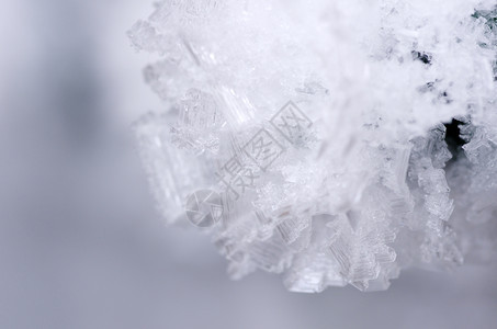 结冰的水晶图片