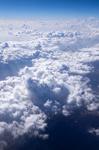 天空中的大量云层背景图图片