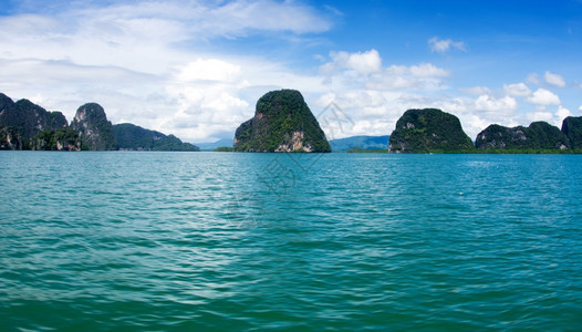泰国的岩石和海图片