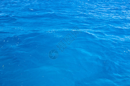 蓝色海面浪波图片