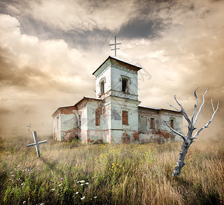 a田地中墓附近被遗弃的教堂图片