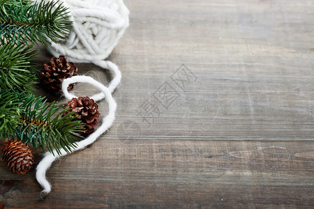 木背景上的圣诞边框设计图片