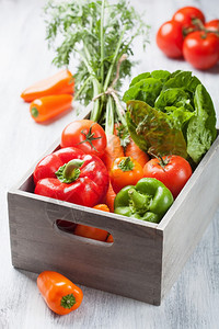各种新鲜蔬菜盒图片