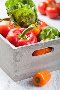各种新鲜蔬菜盒图片