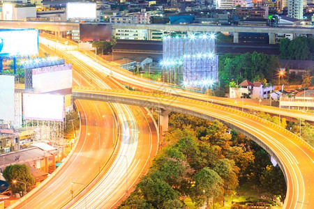 曼谷市中心高速公路夜间景象图片