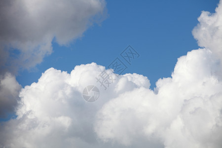 蓝色天空云气象天图片