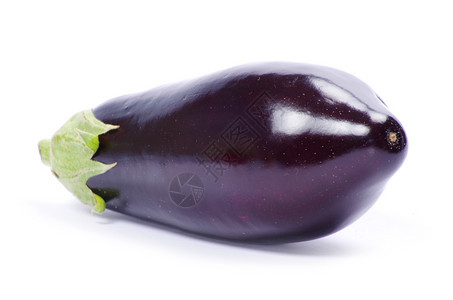 白底孤立的aubergine图片