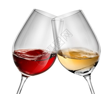 在两个葡萄酒杯中移动孤立在白色上图片