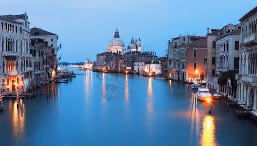 意大利威尼斯日落时的大运河图片