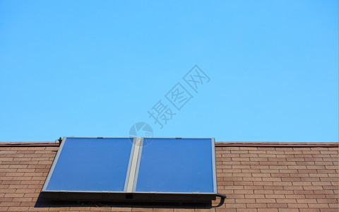 可再生电力和能源关闭家用铁柱太阳能电池板发系统图片