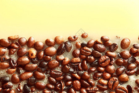 黄蜡咖啡豆作为有文字空间的背景图片