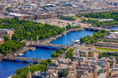 空中拍摄的巴黎之景图片